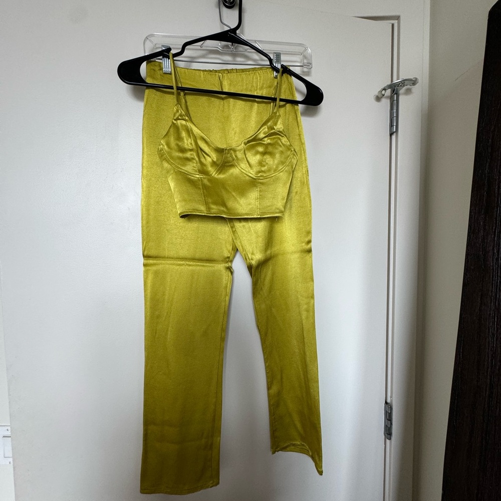 2 PIECE SET GREEN/LIME SILK ZARA SZ SMALL WORN ONCE CROP TOP PANTS